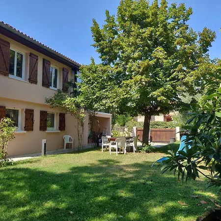 Maison Familiale Avec Belles Prestations Villa *