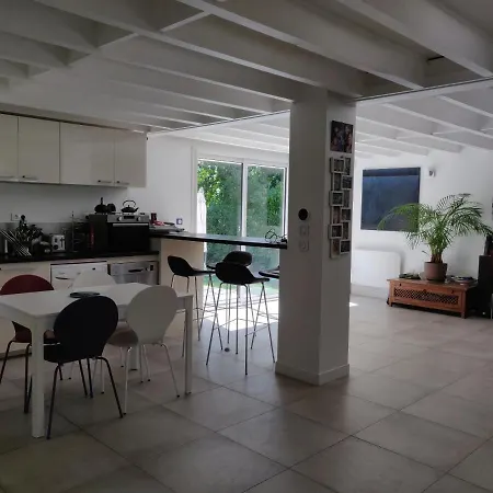 Maison Familiale Avec Belles Prestations